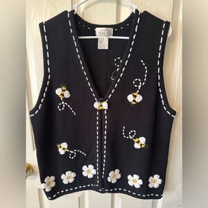 MANDAL BAY Black Vest w/Bumblebees & Daisies | XL | EUC